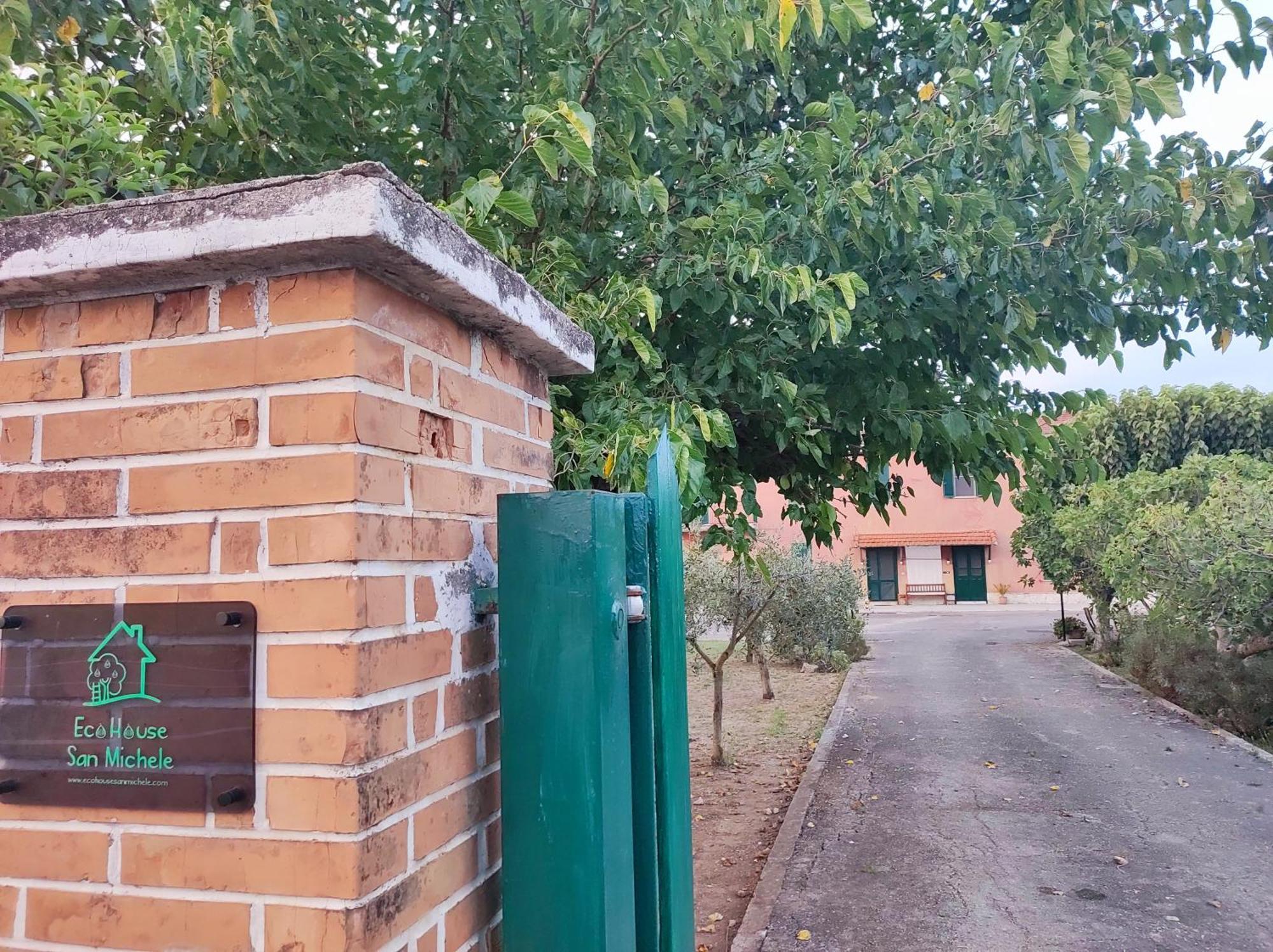 Albergue Eco House San Michele Borgo San Michele  Exterior foto